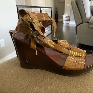 Decree wedge sandals